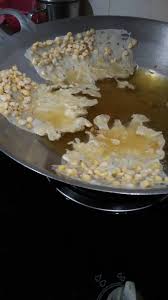 You can substitute peanut with soy or shrimps or dried anchovy. Loyang Acuan Resepi Rempeyek Tumpi Kacang Dal Facebook