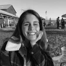 Nicole Vera's Instagram, Twitter & Facebook