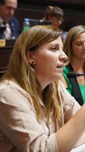 Hoy en @diputadosba, iniciamos el año legislativo declarando el  reconocimiento, más que merecido, a la labor y dedicación de cada  trabajador de salud en el @hospitalpennabb., ¡Gracias por tanto ...