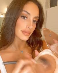 I f*ckn love highlighter ✨that's all, that's the whole post