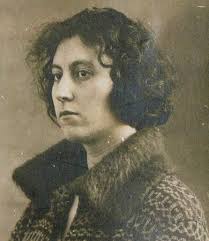 Au Portugal, une thèse de doctorat consacrée à une ancienne élève  surintendante d'usine