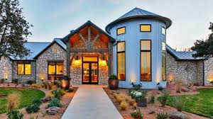 A Home Worth It S Weight In Grain In This Weeks Homefacadefriday This Amazing Home Has Taken An Old Gra Silo House Industrial House Exterior Grain Bin House