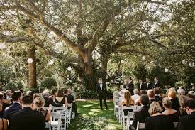 Elegant Green And White Queensland Wedding At Gabbinbar Homestead Junebug Weddings Arizona Wedding Venues Wedding Venues Summer Wedding Outdoor