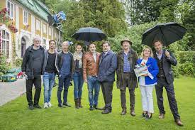 Die bevölkerung wurde ersucht, in wohnungen und häusern zu bleiben. Die Toten Von Salzburg Schwanengesang Tv Episode 2021 Imdb