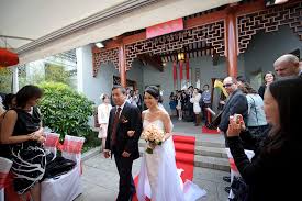 Use of the pavilion for your wedding breakfast and the jubilee hall for your evening reception. Chinese Garden Darling Harbour Hall Of Longevity Wedding Silver Pearl Restaurant Vincent Lai Photography