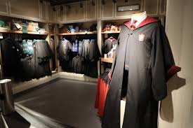 Studio tour in hollywood, california. See Photos Of Nyc S Massive Harry Potter Store