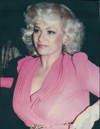 Jeanette Diamond's Instagram, Twitter & Facebook