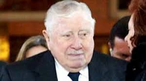 Pinochet-linked bank chairman resigns
