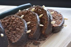 Die orangenmarmelade aufkochen, durch ein sieb streichen und damit den abgekühlten kuchen dünn bestreichen. Rehrucken Der Kuchenbacker