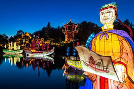 Les Lanternes Illuminent Le Jardin Botanique Avec Images Jardin Botanique Jardin Botanique Montreal Lanterne