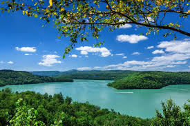 Vous êtes donc priés d'attendre et d'allumer votre poste ce jeudi soir. Lac Jura Baignade Et Plages Lacs Du Jura Jura Tourisme