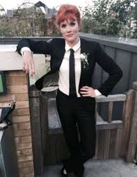 Emerald fennell is a 35 year old british actress. Emerald Fennell S Husband Married Children Early Life Parents Height