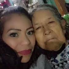 Sandra Samayoa's Instagram, Twitter & Facebook