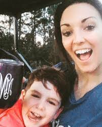 Melissa Mccraw's Instagram, Twitter & Facebook