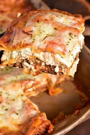 Classic Lasagna Recipe This Classic Lasagna Recipe Features Layers Of Ground Beef Pasta Ricotta Che Classic Lasagna Classic Lasagna Recipe Lasagna