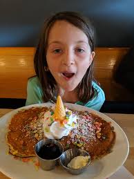 What are some kid-friendly breakfast/brunch suggestions near Waunakee for  New Year's Day?