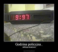 Godzina policyjna jest powszechnym elementem kontroli stosowanym w stanie wojennym , chociaż może być wprowadzona także ze względów bezpieczeństwa publicznego w przypadku katastrofy. Godzina Policyjna Demotywatory Pl