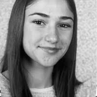 Julie Royer's Instagram, Twitter & Facebook