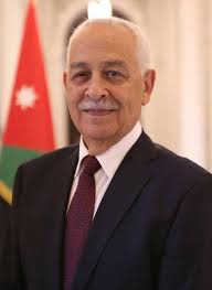مندوبا عن الملك رئيس الديوان الملكي يشارك في تشييع جثمان الفريق أول الشوبكي جوهرة العرب الإخباري
