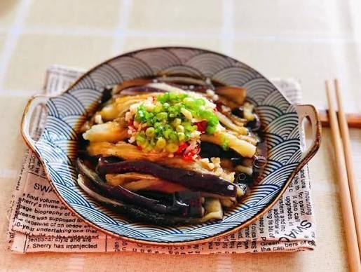 Stir-fried eggplant