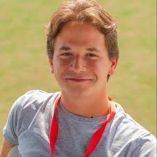 Marc start als kok van de Schellekes, waar hij in een mum van tijd de  klandizie verdubbelt met zijn befaamde spaghetti. Intussen ziet Pascale  haar klantenaantal dalen tot een dieptepunt. Als dat