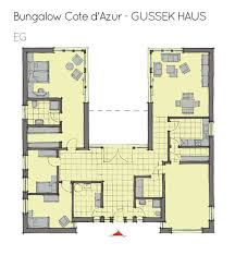 Grundriss Bungalow Barrierefrei Mit Innenhof Garage 4 Zimmer 180 Qm Gross Quadratisch In Uform Mit Flachdach Architektur Grundriss Bungalow Bungalow Haus