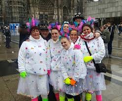 Das beste an diesem einhorn kostüm ist, dass ihr die intensität des einhorn look selber bestimmen könnt und ispäter alle accessoires auch einzeln für andere kostüme. Konfetti Kostum Selber Machen Maskerix De Karneval Kostum Selber Machen Kostume Selber Machen Halloween Kostum Selber Machen