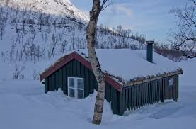 Telt skal pakkes opp og ned mange ganger, soveposen skal holde deg varm hele turen for ikke å nevne skoene som skal ta deg. Norge Pa Langs