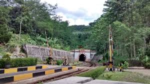 Pendakwaan dijalankan pendakwa syarie jabatan pendakwaan syariah negeri terengganu. Drama Perjalanan Dari Stasiun Lampegan Hingga Curug Cikondang Cianjur Lagilibur Com