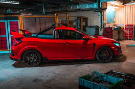 Hal ini dilakukan untuk menyesuaikan dengan kebutuhan. Modifikasi Unik Honda Civic Type R Berubah Jadi Pick Up