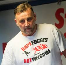 Persona non grata unwelcome person tee shirt. Pegida Mitbegrunder Teneriffa Erklart Lutz Bachmann Zur Persona Non Grata Welt
