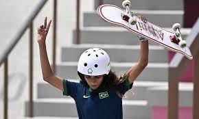 Hence, her nationality is brasilian. A5hicxrn3nwm8m