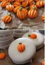 How To Make Pumpkin Royal Icing Accents Cake Decorating Tips Royal Icing Thanksgiving Cookies