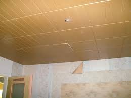 Dazu passende randleisten runden ihre deckengestaltung ab. Deckenverkleidung Ab Und Tapete Drauf