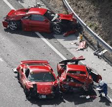 Peristiwa aneh dengan adanya 7 rangkaian gerbong kereta yang melaju sendiri tanpa lokomotif sebenarnya bisa mengancam banyak warga. Gambar Perlanggaran 13 Kereta Mewah Di Jepun Abgrara S Weblog