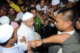 According to hussain yaacob (1992), nik abdul aziz b. Death Of Islamist Stalwart In Malaysia Could Rock Opposition Wsj