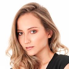 Modelo Manuela Serrano