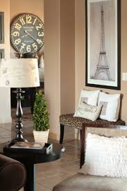 Nothing says chic like a paris themed room. Pin By Erika Torres On Thanksgiving Entertaining Ideas Paris Room Decor Paris Living Rooms Home