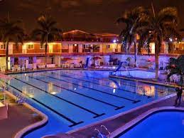 You were redirected here from the unofficial page: Hotel Turistico La Luna In California