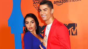 Последние твиты от georgina rodríguez (@georginajaca). Georgina Rodriguez Uber Beziehung Mit Cristiano Ronaldo Zunachst Habe Ich Mich Geschamt Goal Com