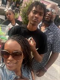 Desirae Simmons's Instagram, Twitter & Facebook