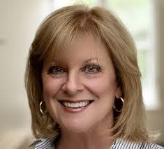 Paula Licciardi's Instagram, Twitter & Facebook