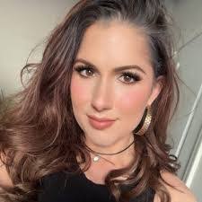 Hannah Wooden's Instagram, Twitter & Facebook