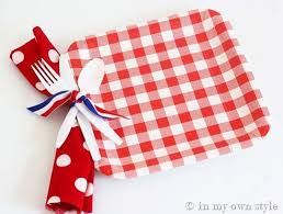 Outdoor Entertaining Idea Serving Guests Creative Party Ideas Party 4th Of July