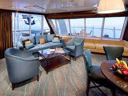 The allure of the seas ha una suite loft reale (categoria rl) che misura 1, 524 piedi quadrati, con un balcone di 843 piedi quadrati. Suiten Der Allure Of The Seas Kabinenaustattung Guide