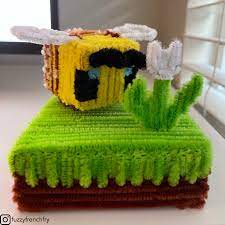 The minecraft mob skin, cake bee, was posted by valleycatrainbow. Made A Bee And A Grass Platform For It To Stand On Out Of Pipe Cleaners Minecraft