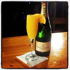 How To Make A Hawaiian Mimosa Drink Recipes Mimosa Drink Hawaiian Mimosas Fruity Drinks