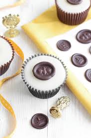 Chocolate Wax Seals On Poured Fondant Honey Cupcakes Honey Cupcakes Poured Fondant Cupcake Recipes