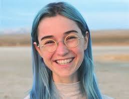 Jasmine Olson's Instagram, Twitter & Facebook