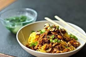 Walaupun demikian, siomai juga dibuat dari udang, daging kepiting, atau daging sapi. 3 Resep Cara Membuat Mie Ayam Lengkap Basah Kering Istimewa